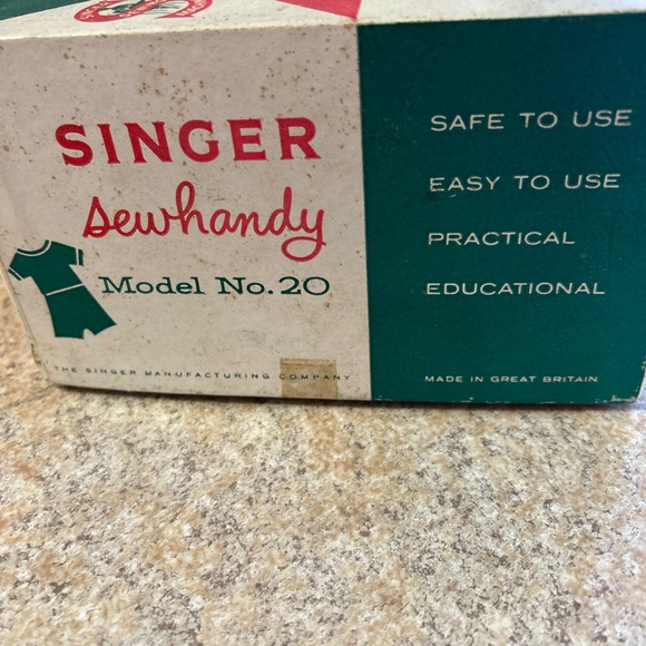 Antique 1955 Singer Child's Sewing Machine - Picture 12 of 12